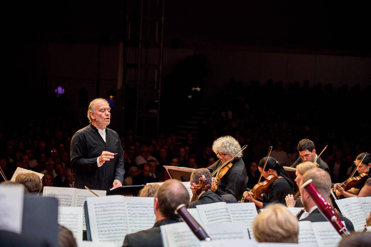 2018_mariinsky_orchestra_valery_gergievraphael_faux6136.jpg